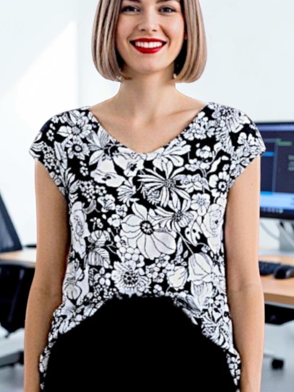 🖤 Women's Black & White Floral Cap Sleeve Top Soft + Stretchy